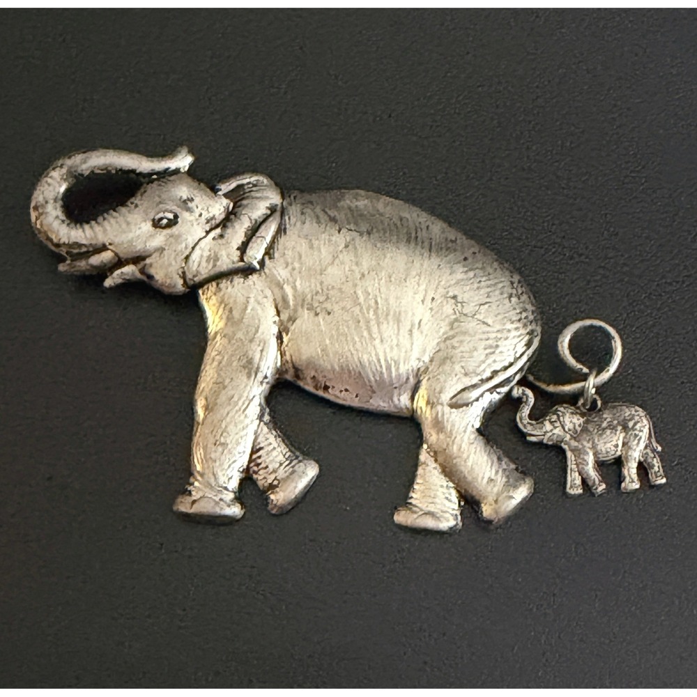 Vintage Elephant Brooch Silver Tone Dangle Charm Good Luck